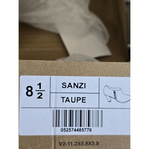 Journee Collection Womens Sanzi Kitten Heel Booties - TAUPE 8 1/2 New - Picture 7 of 7